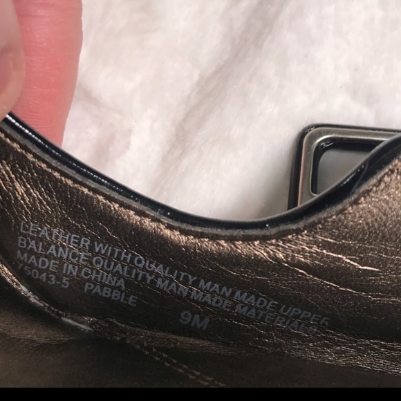 Naturalizer Gray Suede Heel. - Picture 5 of 5